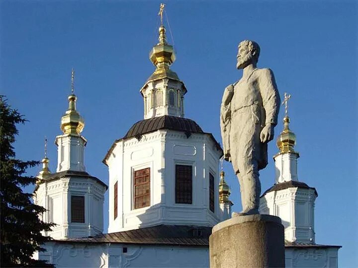 Памятник семену дежневу. Семён дежнёв памятник в великом устюге. памятник семену дежневу в великом устюге. великий устюг памятник дежневу.