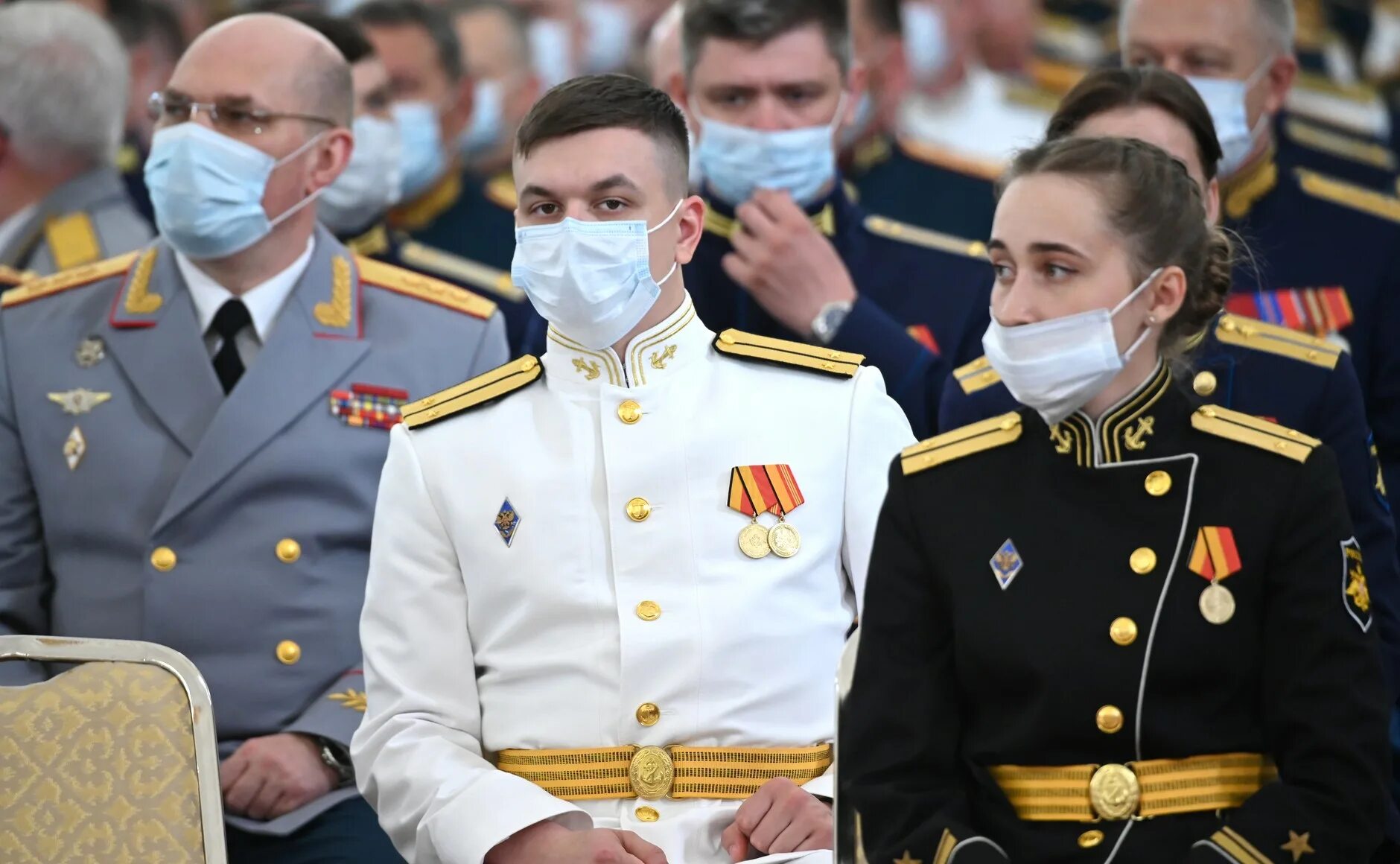 читать выпускница боевой академии