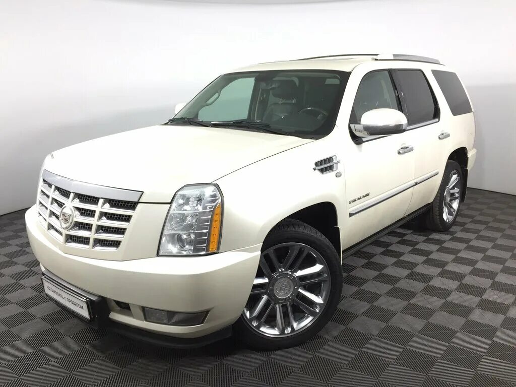 Кадиллак Эскалейд 2012. Cadillac Escalade 3. Cadillac Escalade III 2012. Кадиллак Эскалейд 2012 белый. Эскалейд 3 поколения