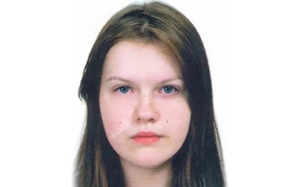 Разыскивает девочку