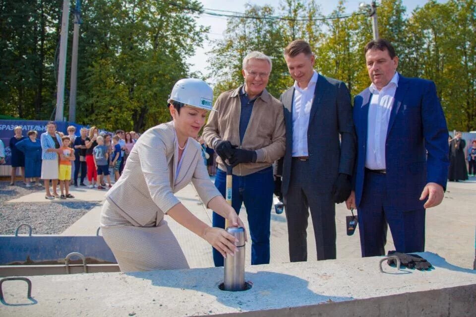 Домодедово сегодня новости последнего часа. Новости Домодедово. Петровский квартал закладка камня. Новая школа в Авиагородке Домодедово. Закладка первого камня арты.