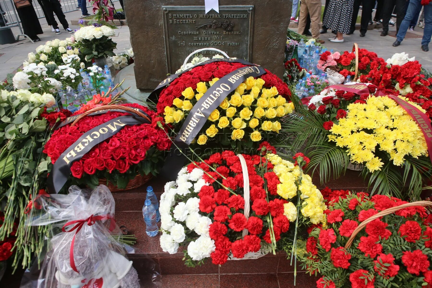 Памяти жертв теракта в москве. Памятные мероприятия посвященные смерти Собчака.