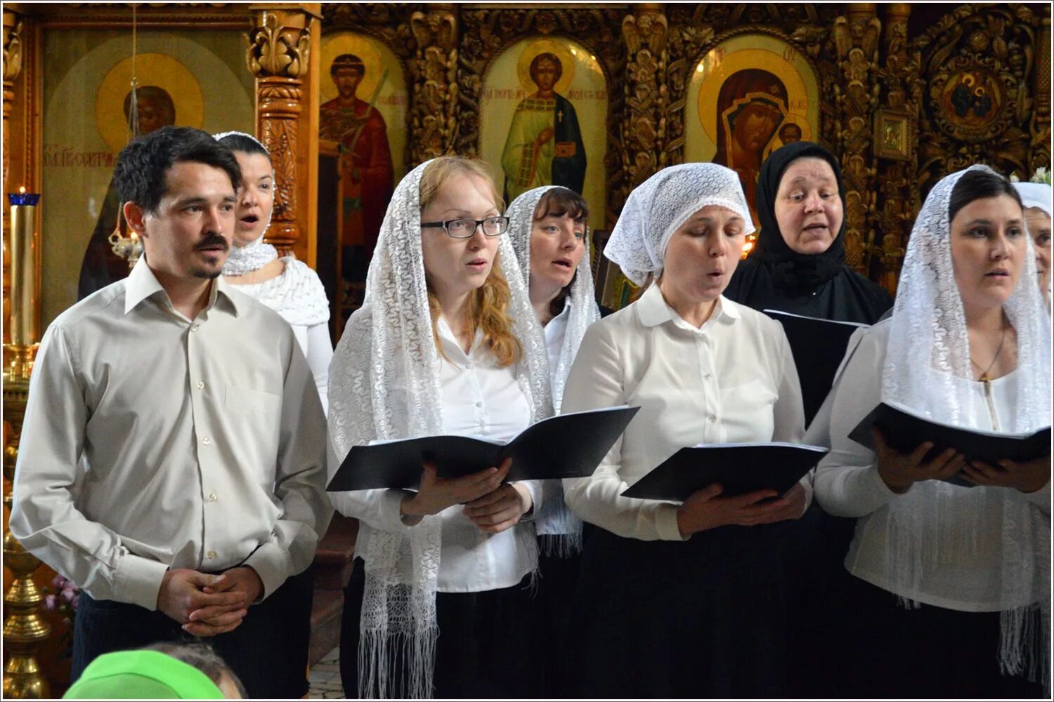 Пашкова Вика церковный хор. Клирос хор православные. Церковные певчие. Певчий церковного хора. Что поют в церковном хоре