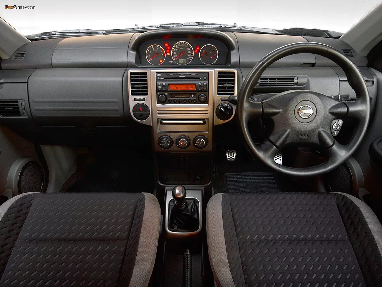 Торпеда 2004. Nissan x-Trail t30 Interior. Nissan x-Trail t30 2004. Nissan x-Trail 2004. Nissan x-Trail 2005 салон.