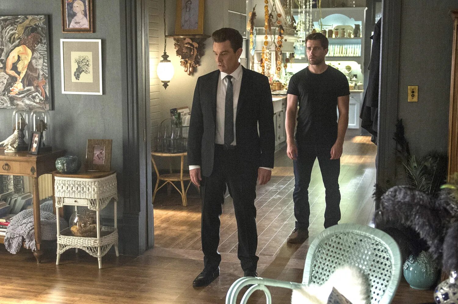 ведьмы ист-энда сериал 3 сезон. ведьмы ист-энда сериал 2 сезон. ведьмы ист-энда (2013). ведьмы ист энда 2. бьянка лоусон дневники вампира.