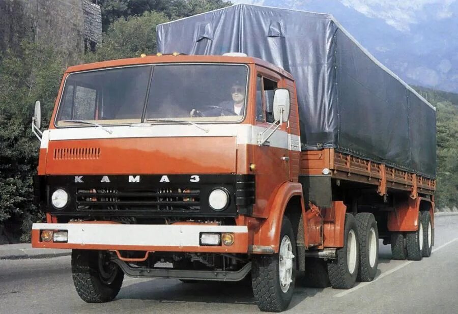 Камаз 54112 ссср фото Вспомним седельный тягач дальнобойщиков из СССР, КамАЗ 54112 Техника времен СССР