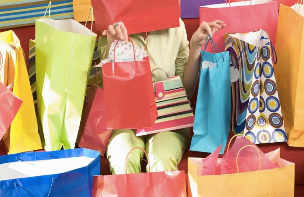 A lot of bags. Шоппинг. Шоппинг на море. Шоппинг бренды картинки. Shopping Bags above.