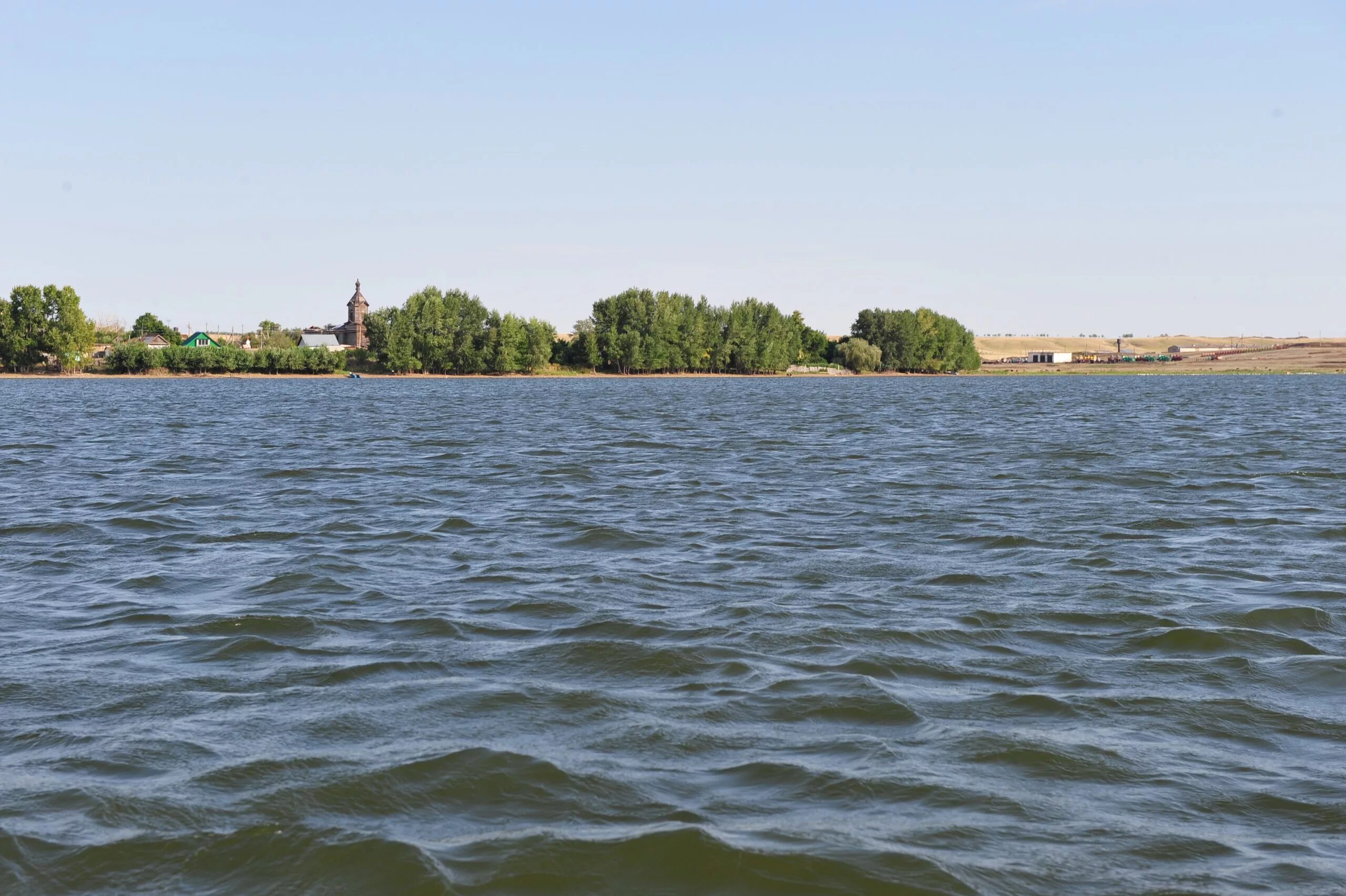 На курском водохранилище. Курское водохранилище. Курское водохранилище щетинка. Курчатовское водохранилище Курской области тёплый берег. Курчатов Курской области водохранилище.