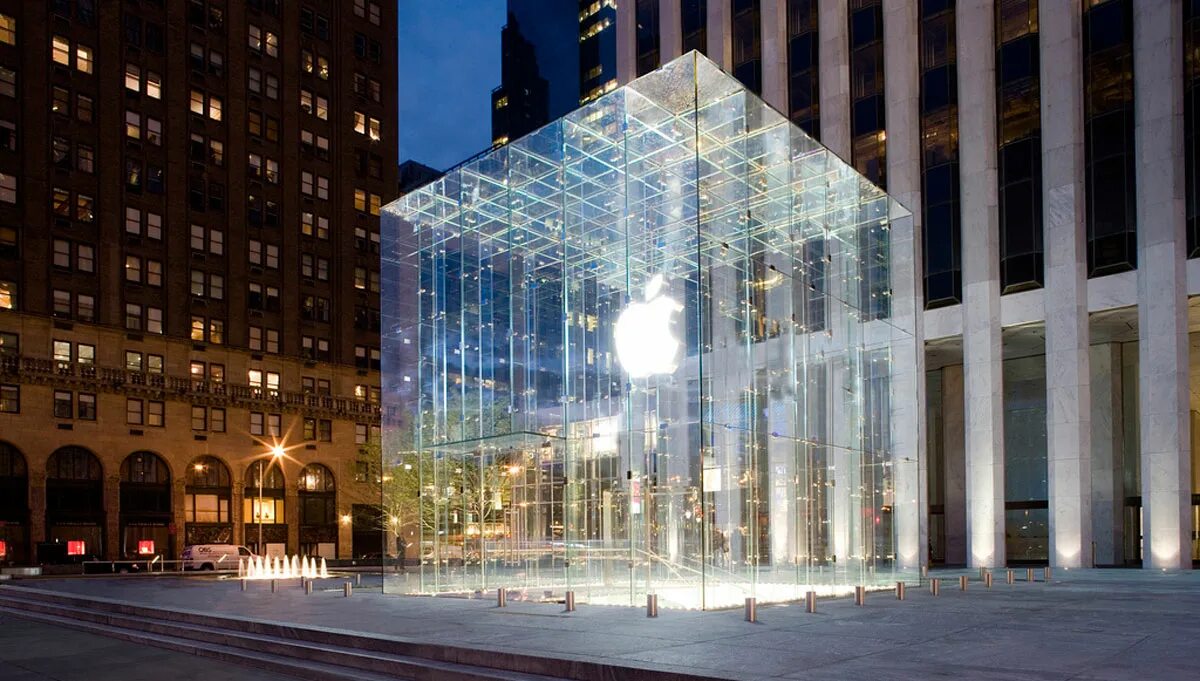 Apple wiki. Нью Йорк 5 Авеню Apple. Куб Эппл в Нью-Йорке. Магазин Apple в Нью Йорке на 5 Авеню. Здание Эппл в Нью-Йорке.