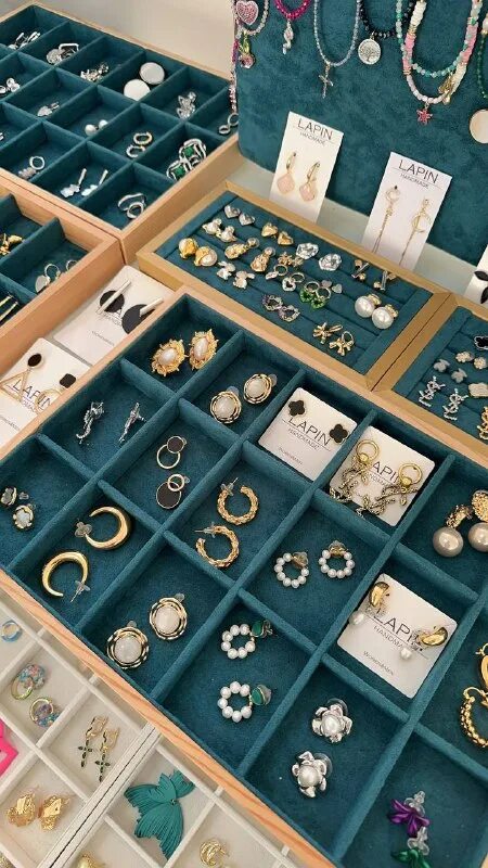 Брошь амигуруми. Lapin handmade украшения. Фетр поделки. Ожерелье у космонавта. Сережки lapin handmade.