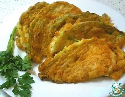 Капуста куском в кляре на сковороде