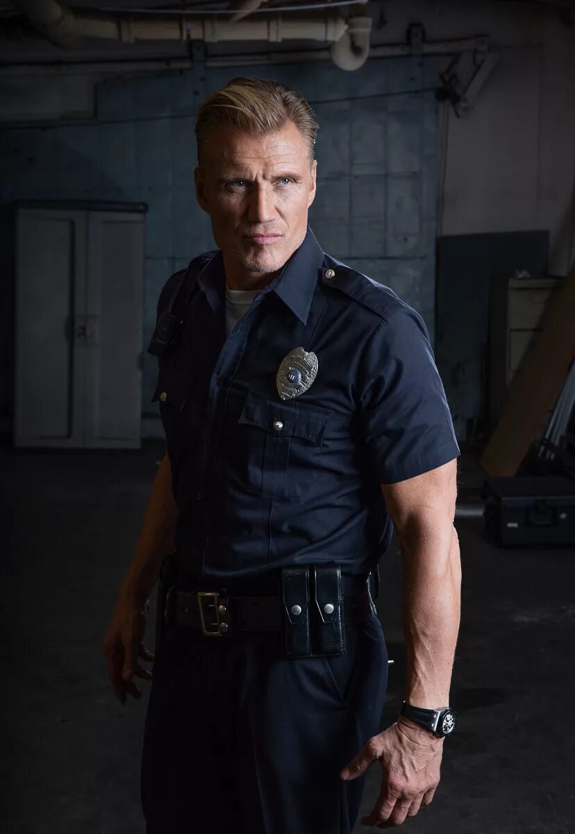 Скотт эдкинс легенда гробница дракона. Дольф лундгрен. Дольф лундгрен 2005. Дольф лундгрен механик. Дольф лундгрен профиль.