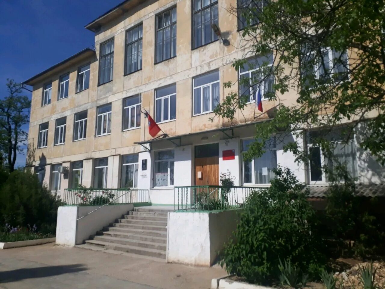 школа 40 тюмень. школа 9 калининград. школа 37 симферополь. школа 5 улица пирогова вологда. 57 школа калининград.