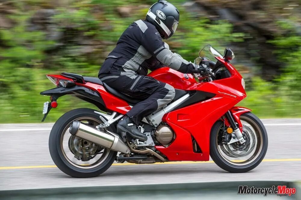 Мотоцикл honda 800. Honda vfr800f. Honda vfr800f 2014. Honda VFR 800 2014. Хонда ВФР 800.