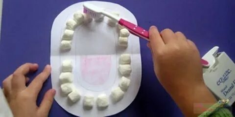 Игра рукой зубы