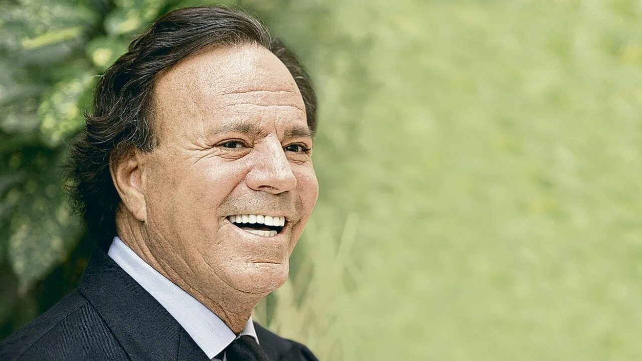 Хулио иглесиас 2021. Хулио иглесиас. Концерт хулио иглесиаса. Хулио эглесиас. Хулио иглесиас 2021.