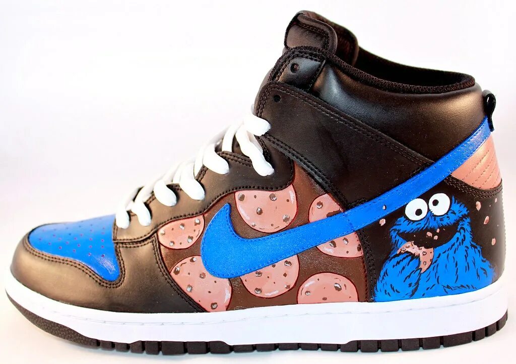 Найк Монстерс. Nike Dunk мультяшный стиль. Кроссовки с cookie Monster. Найк куки. Найк монстр