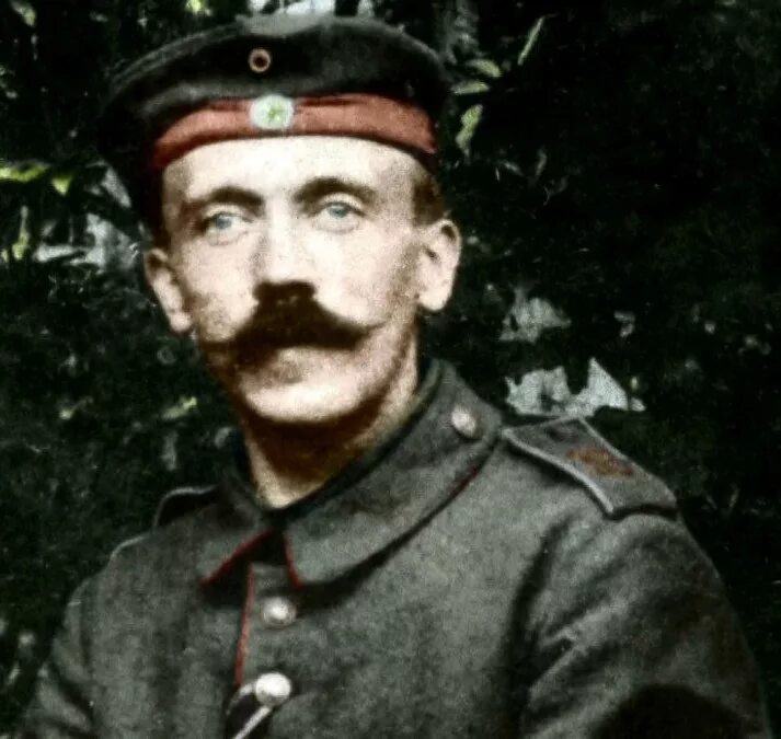 Гитлер в молодости фото Hitler ww2