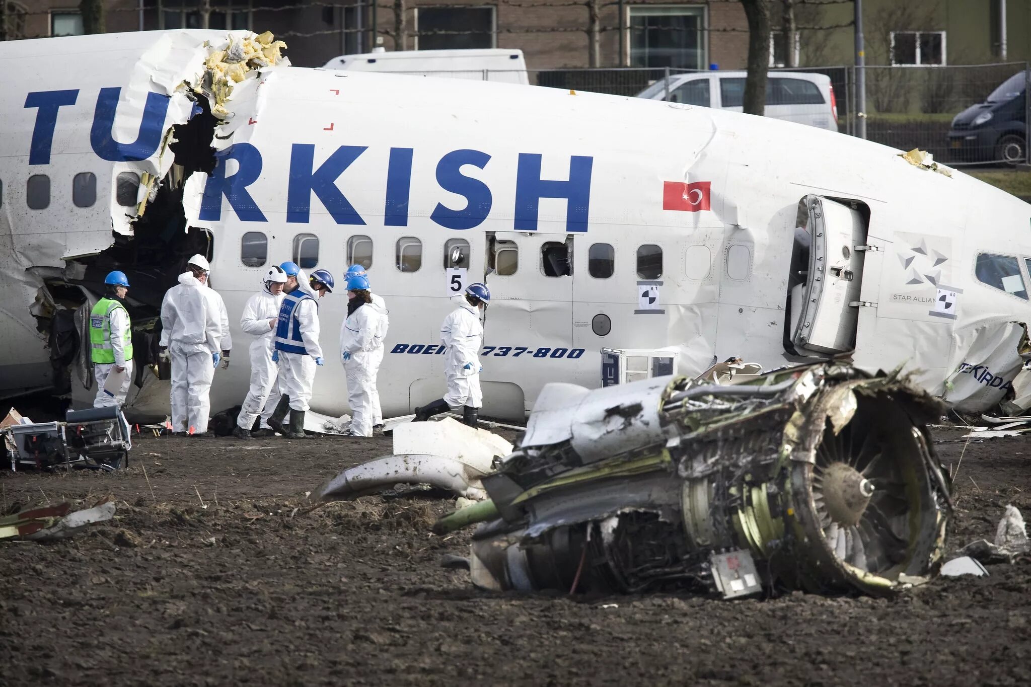 Боинг 737 Turkish Airlines катастрофа. Катастрофа самолёта Boeing 737 в Амстердаме. Авиакатастрофы по годам