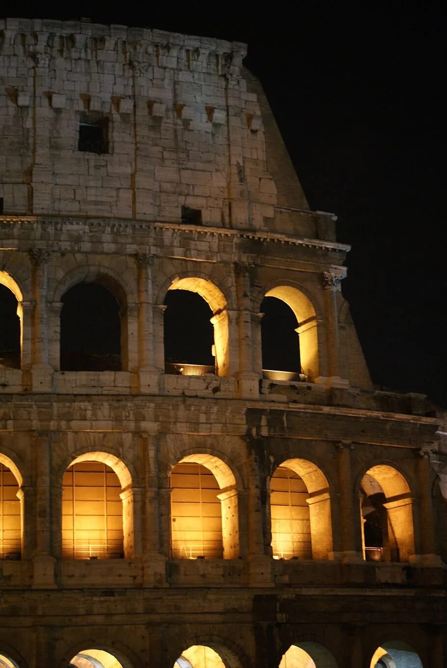 Древний свет рим. Колизей в Риме. Колизей древнего Рима. Колизей в Риме фото. Coliseum Rome Night.