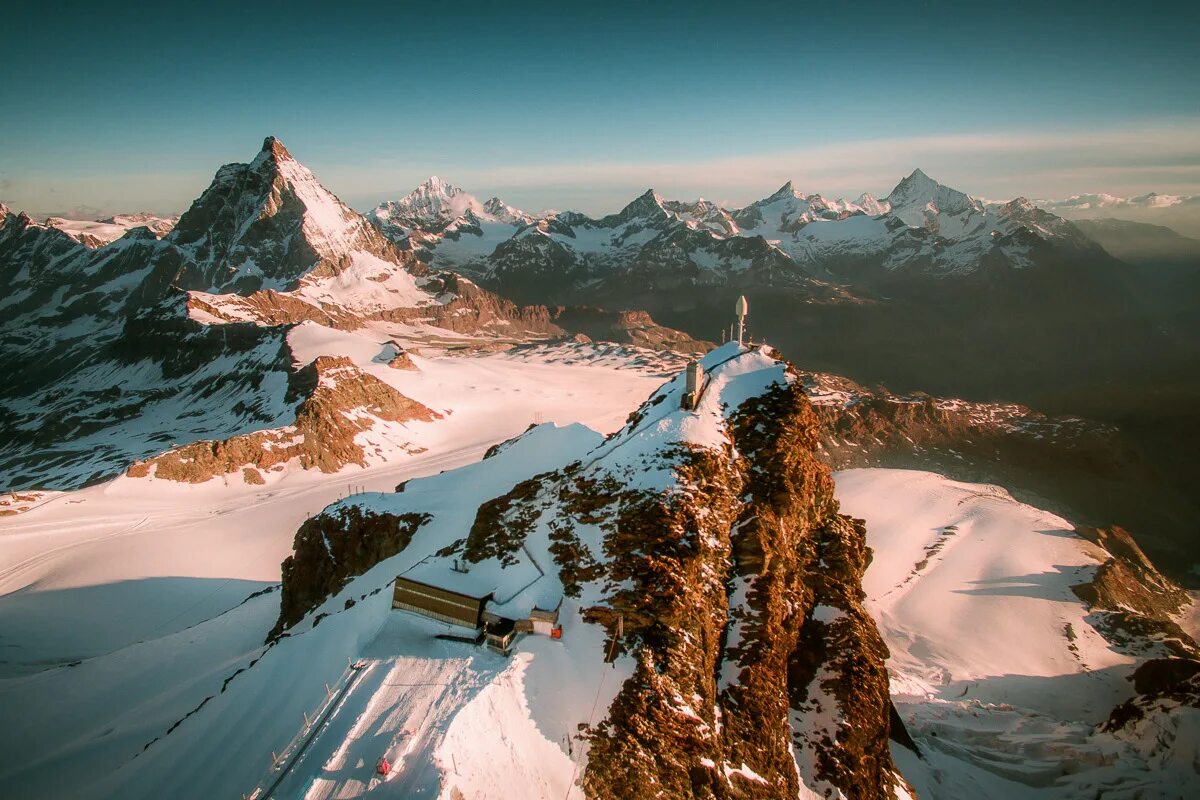 Маттерхорн Альпы. Гора Маттерхорн в Швейцарии. Matterhorn гора в Швейцарии. Гора Церматт Швейцария. Средняя высота гор альпы