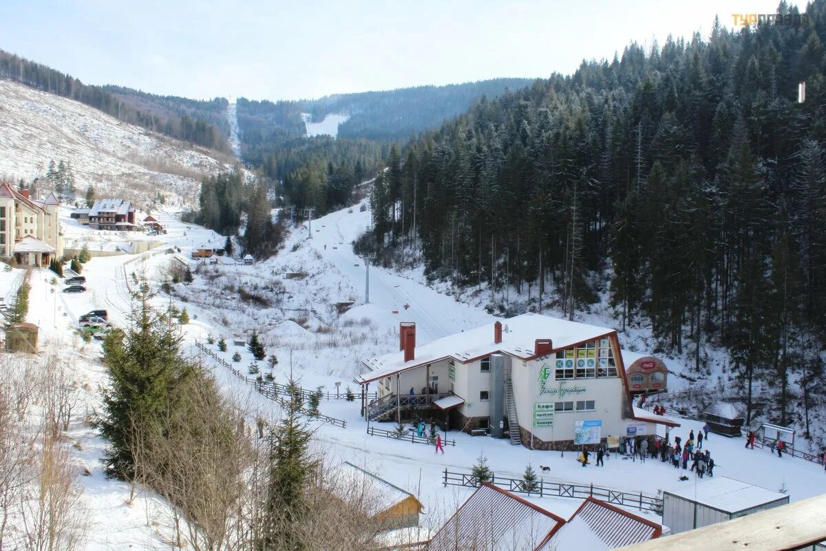 Пгт славское. Карпаты славское фото. Карпаты зимой курорт. Славское львовская область. Карпаты славское фото.