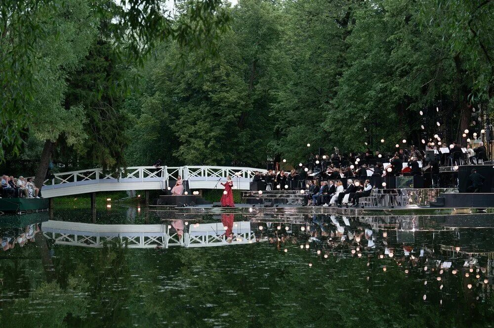 Концерт. Концерт в пакгаузах нижний. День города мариуполь в санкт-петербурге бкз октябрьский. Концерт болдина. Концерт болдина.
