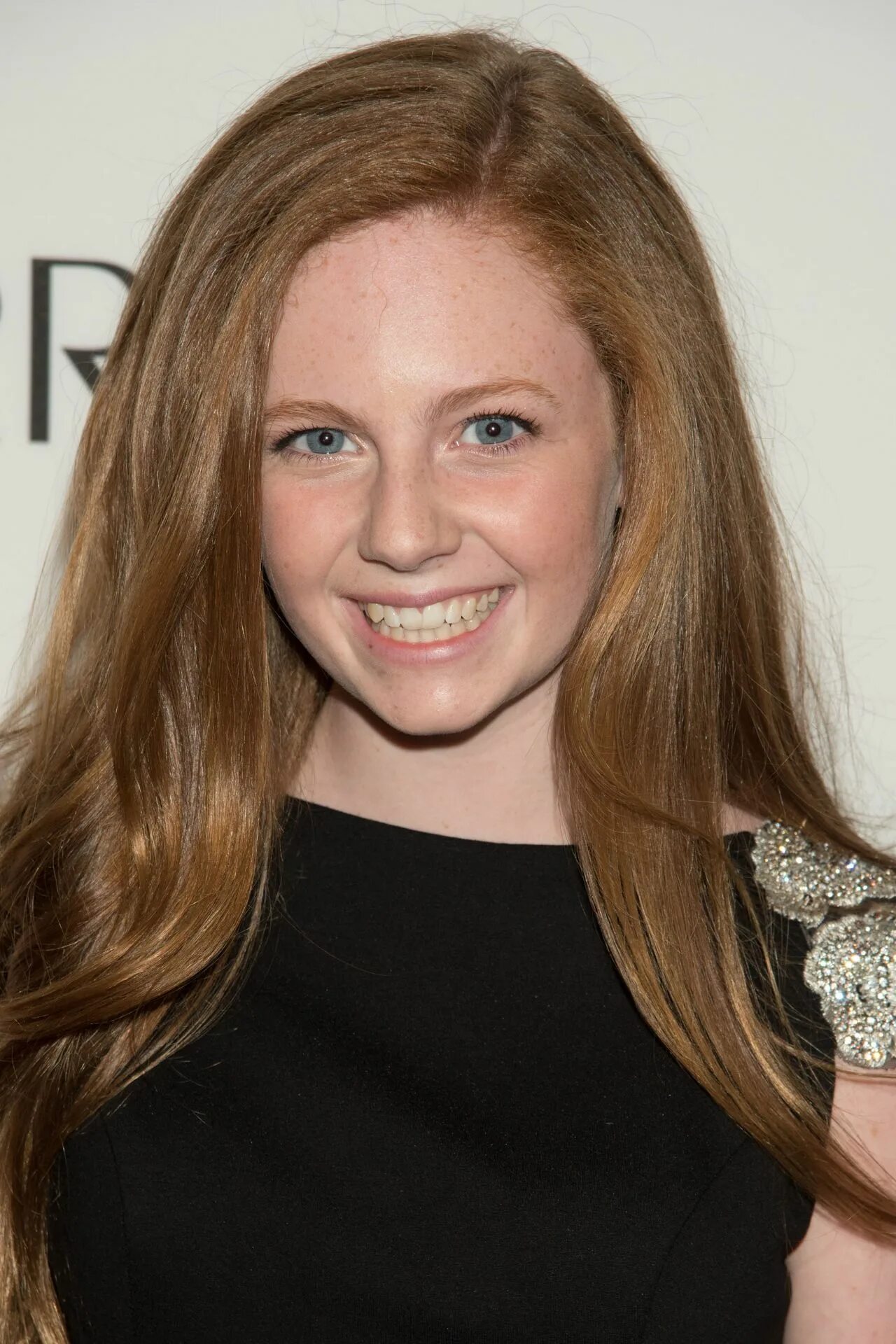 Клер фоли синистер. Клер фоли готэм. Клер фоли бесстыжие. Клер фоли. Клер фоли.