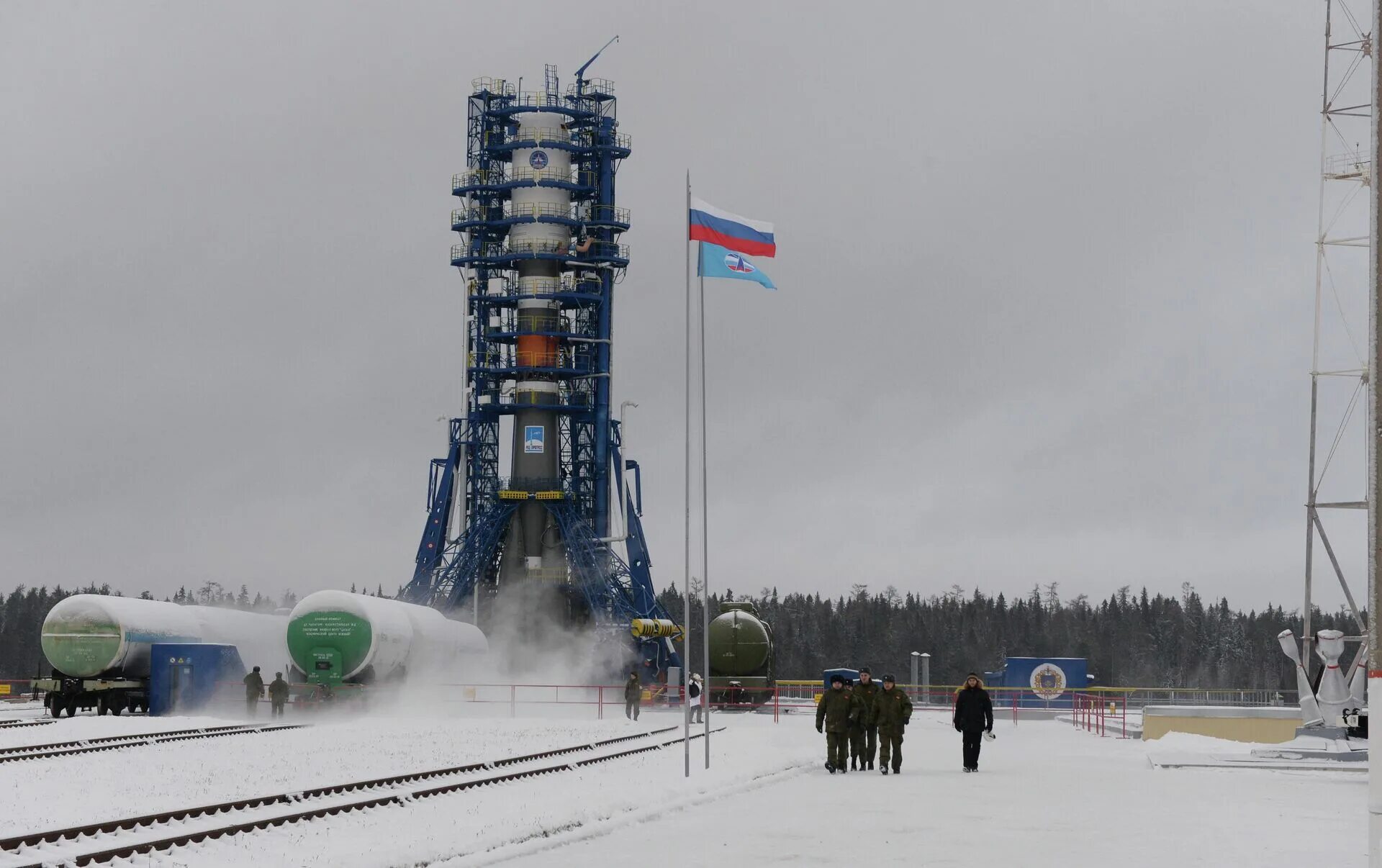 Мирный космодром Плесецк. Мирный Архангельская область космодром Плесецк. Плесецкий космодром Архангельск. Стартовый комплекс Союз Плесецк.