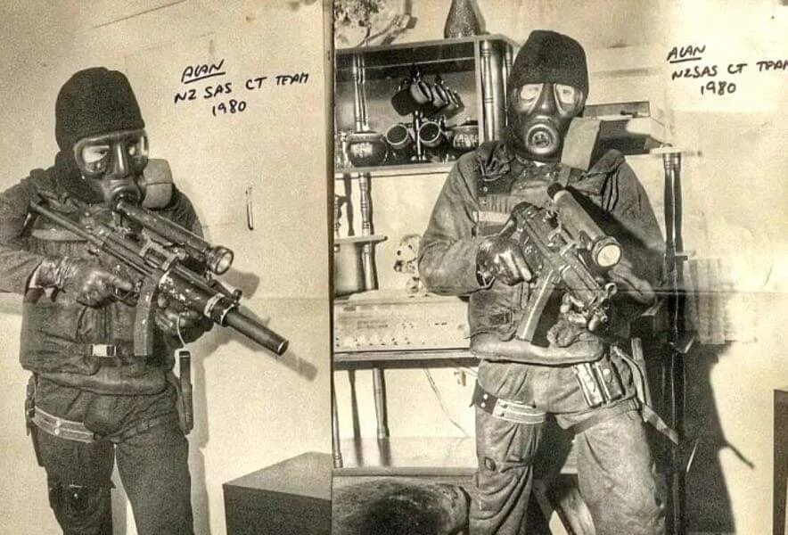 Сас е. Снаряжение sas 1980. сас спецназ великобритании 1980. специальная авиадесантная служба sas великобритании.