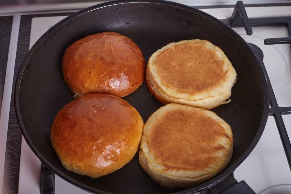 Булочки на сковороде - 3 рецепта - 1000.menu