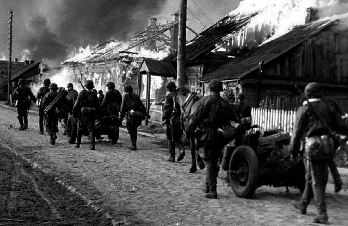 Происходит в военное время