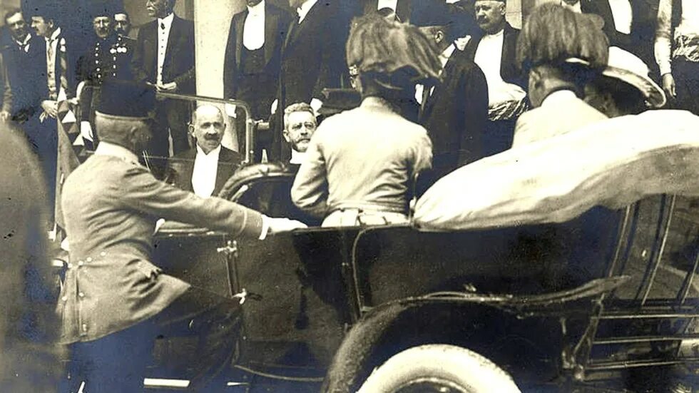 Июнь 1914 г. Убийство в сараево 1914 франца фердинанда. убийство наследника австро-венгерского престола эрцгерцога франца. франц фердинанд эрцгерцог сараево. эрцгерцог франц фердинанд 1914.
