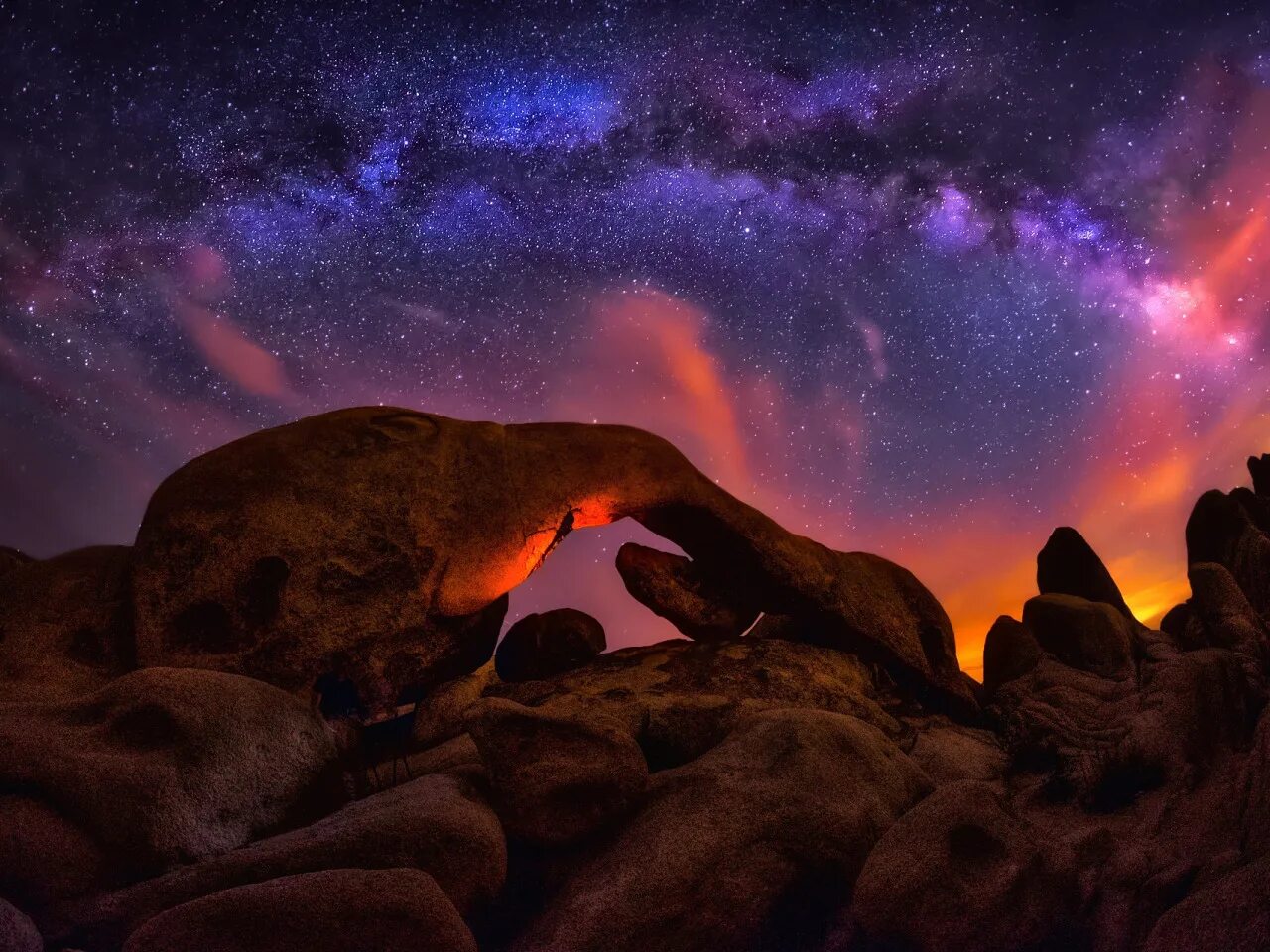 Night stone. Красивое ночное небо. Горы ночью. Звездное небо. Горы звезды закат.