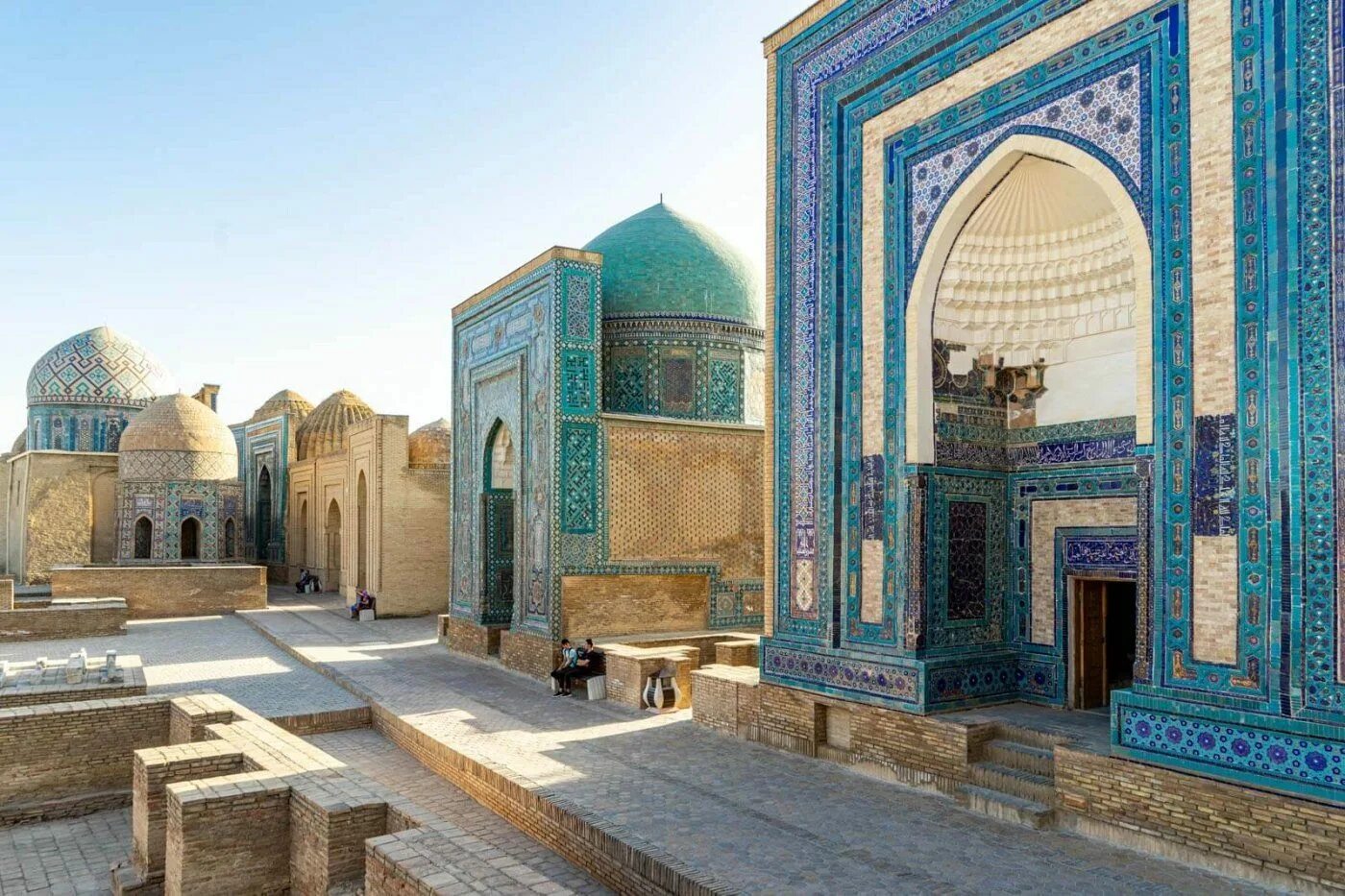 Шахи-зинда в Самарканде. Самарканд Регистан горы. Bukhara Gori Zinda. Самарканд лестница шахи зинда.