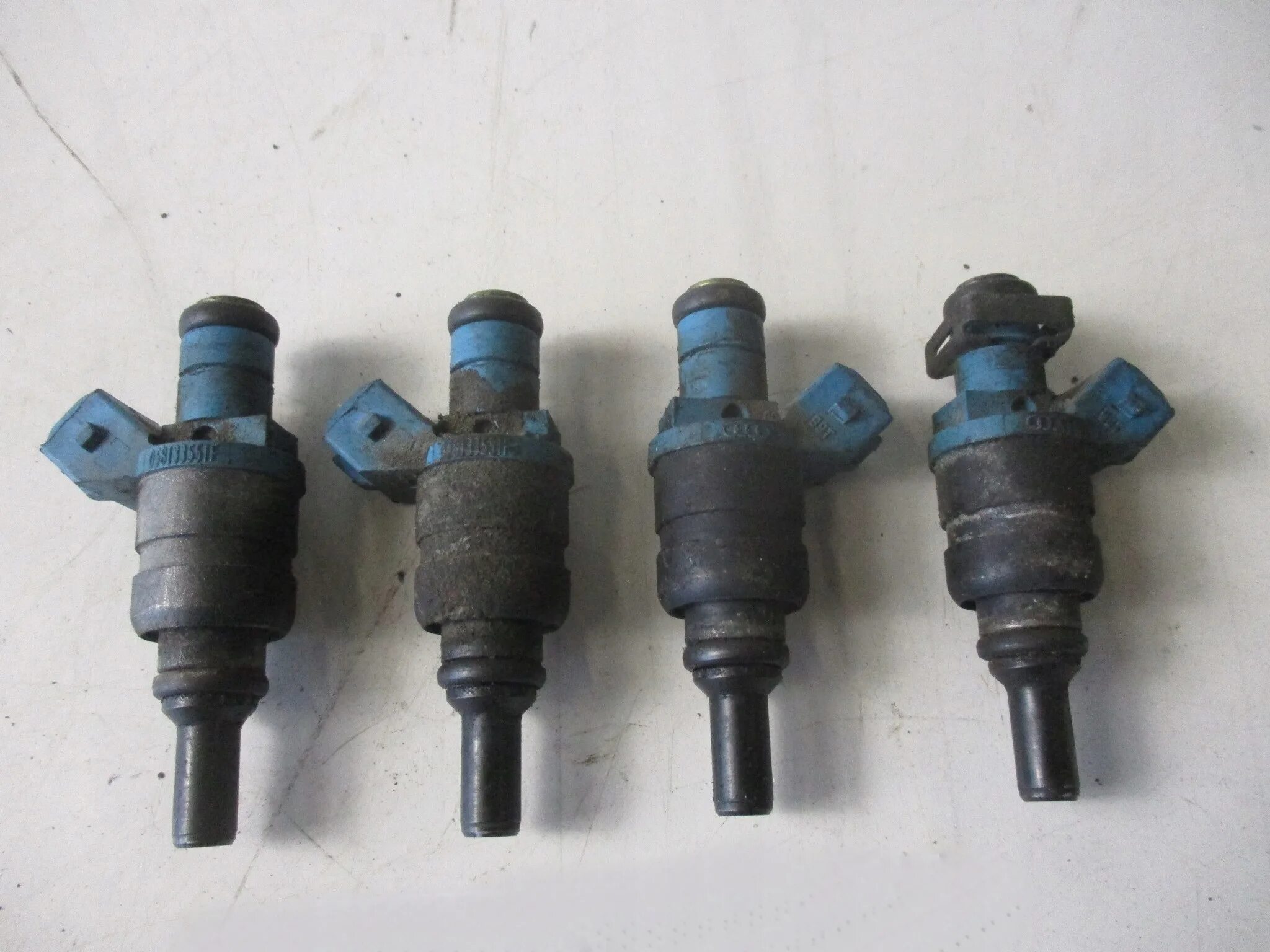 Свечи форсунки. Свечи форсунки. Свечи зажигания на форд эксплорер 2. Р0301. Свеча форсунка.