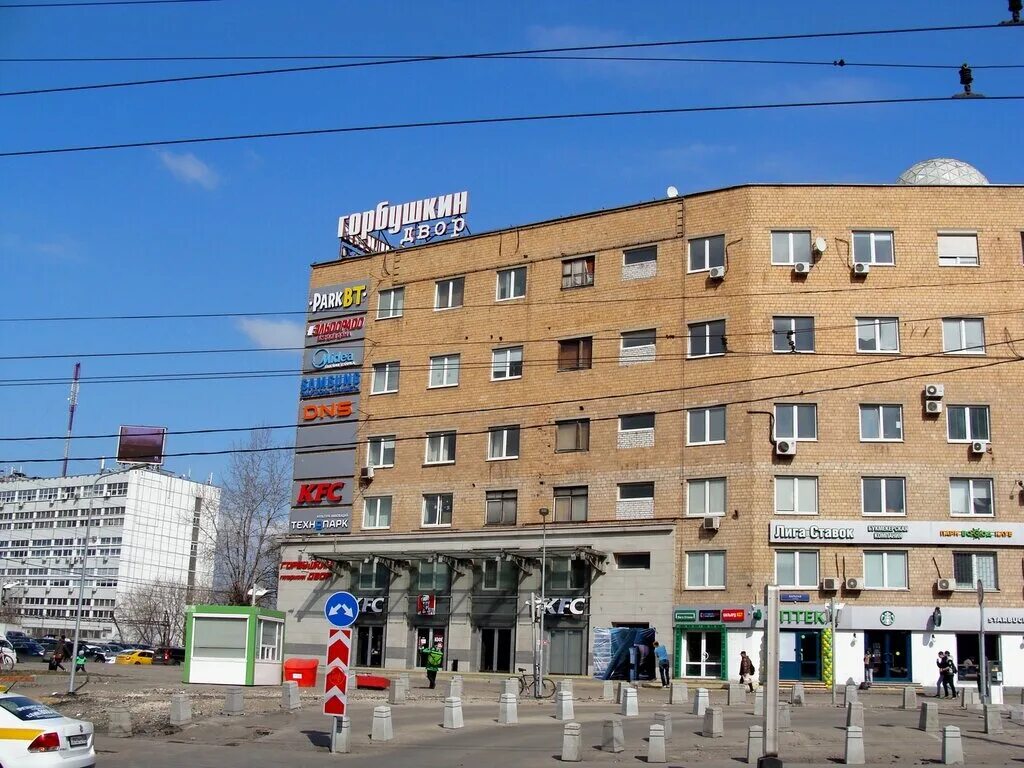 На территории ТЦ "Горбушкин двор" могут возвести офисы и жилье