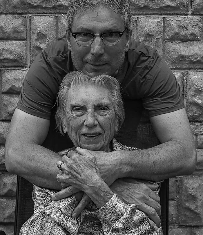 Тони Лучиани фотосессия для мамы. Пожилые родители. Пожилой отец. Пожилая мама.