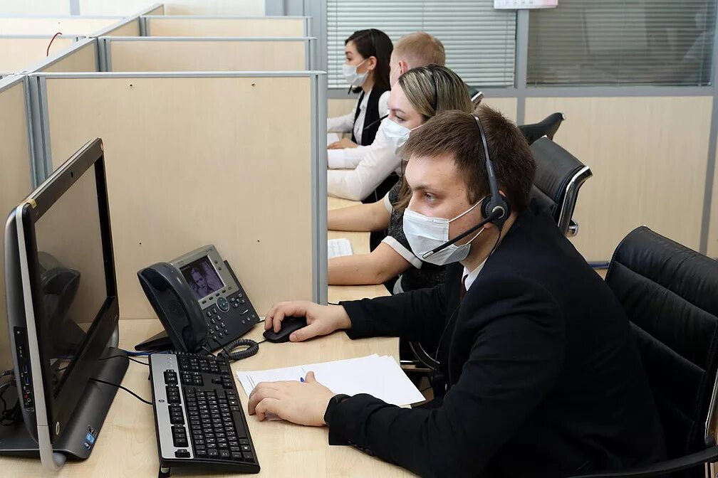 Горячая линия ржд для работников. Колл центр. Горячая линия. Оператор горячей линии москва. Колл центр по коронавирусу.