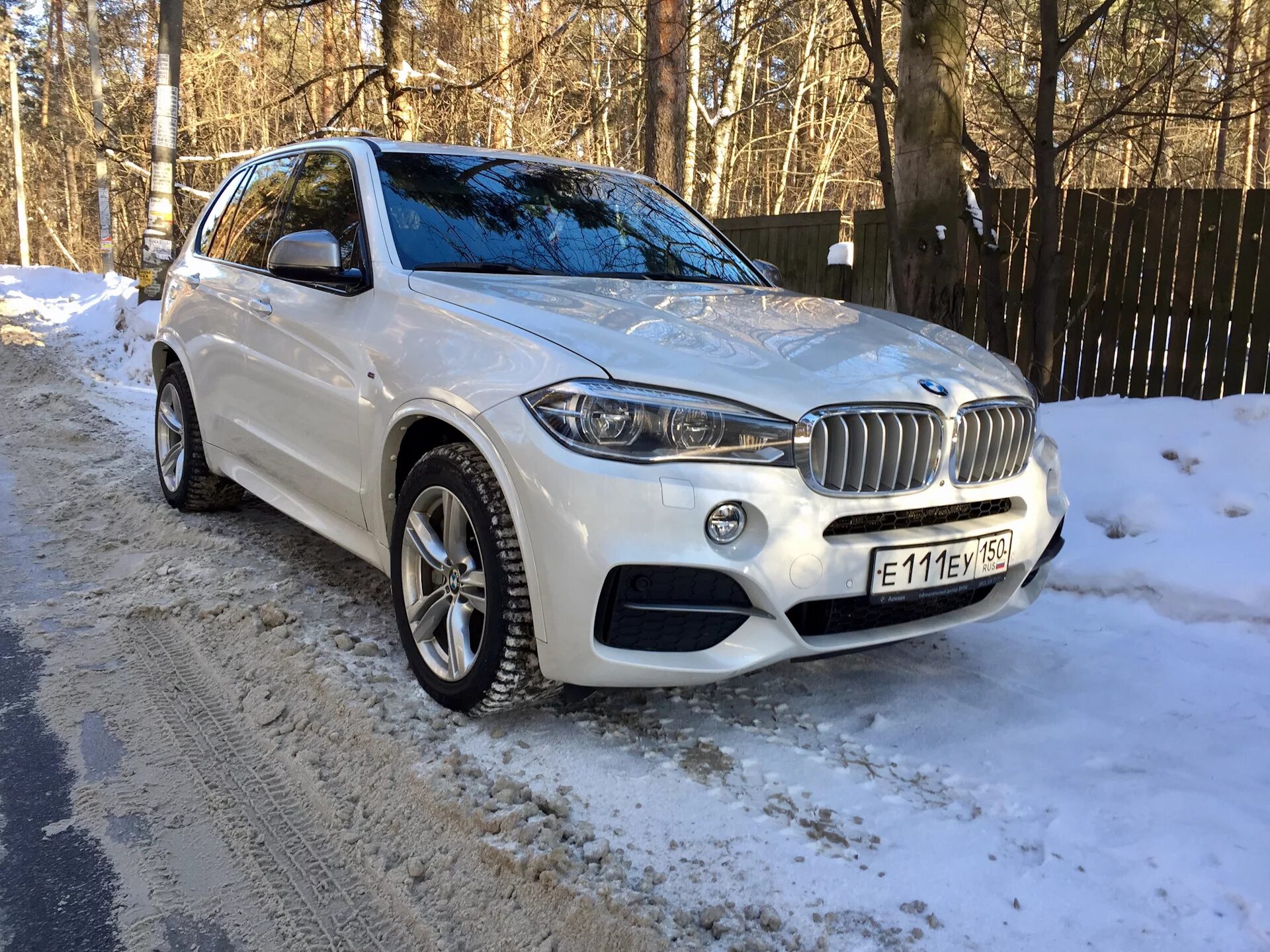 БМВ х6 f15. БМВ х5 белая. БМВ х5 е70 белый. БМВ x5 f15 4.4 белый. Bmw x5 москва