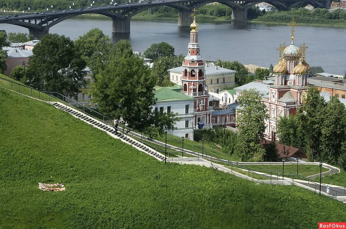 Частники нижнего новгорода. Нижний Новгород лето. Город Нижний Новгород. Церковь на Федоровского Нижний Новгород. Церковь в Нижнем Новгороде на набережной.