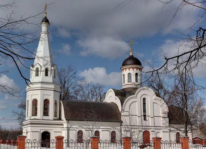 Тихвинский храм Троицк. Храм Тихвинской иконы в Троицке. Храм Тихвинской иконы Божией матери. Тихвинский храм подмосковного города Троицка. Подмосковный троицк