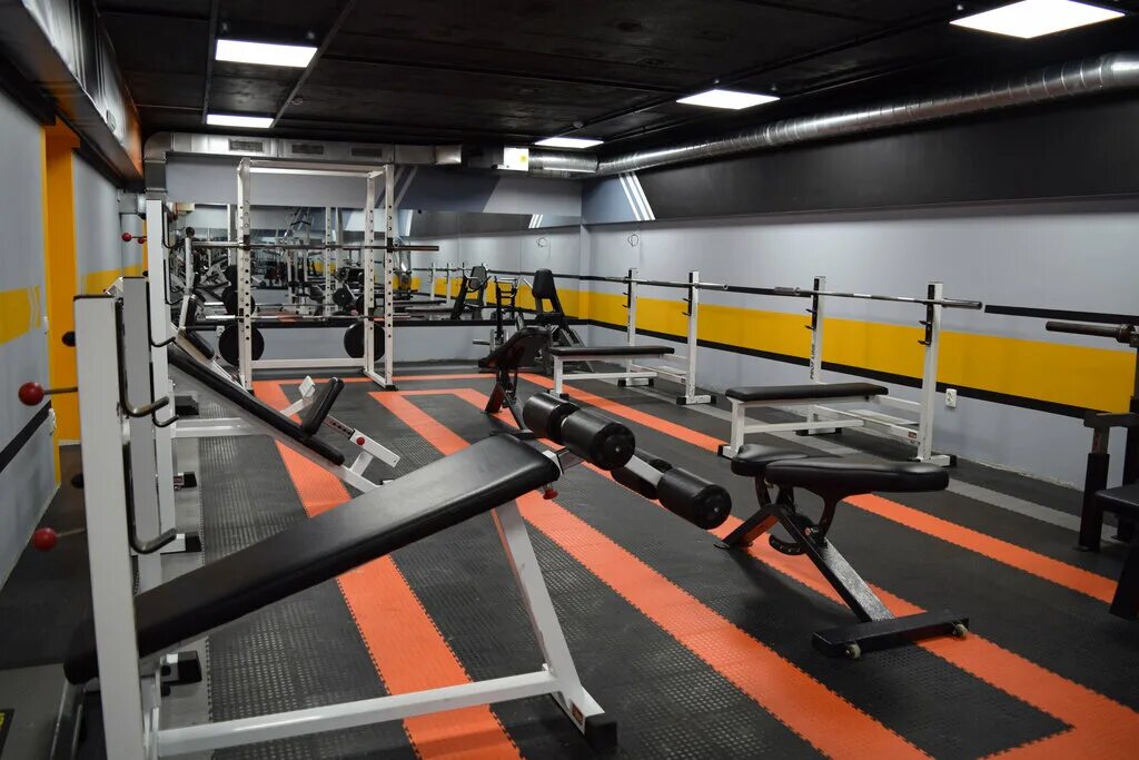 Фитнес хаус кроссфит. Визуализация спортивного зала. Спортзал 3д. Energy fitness армавир. Тарков тренажерный зал.