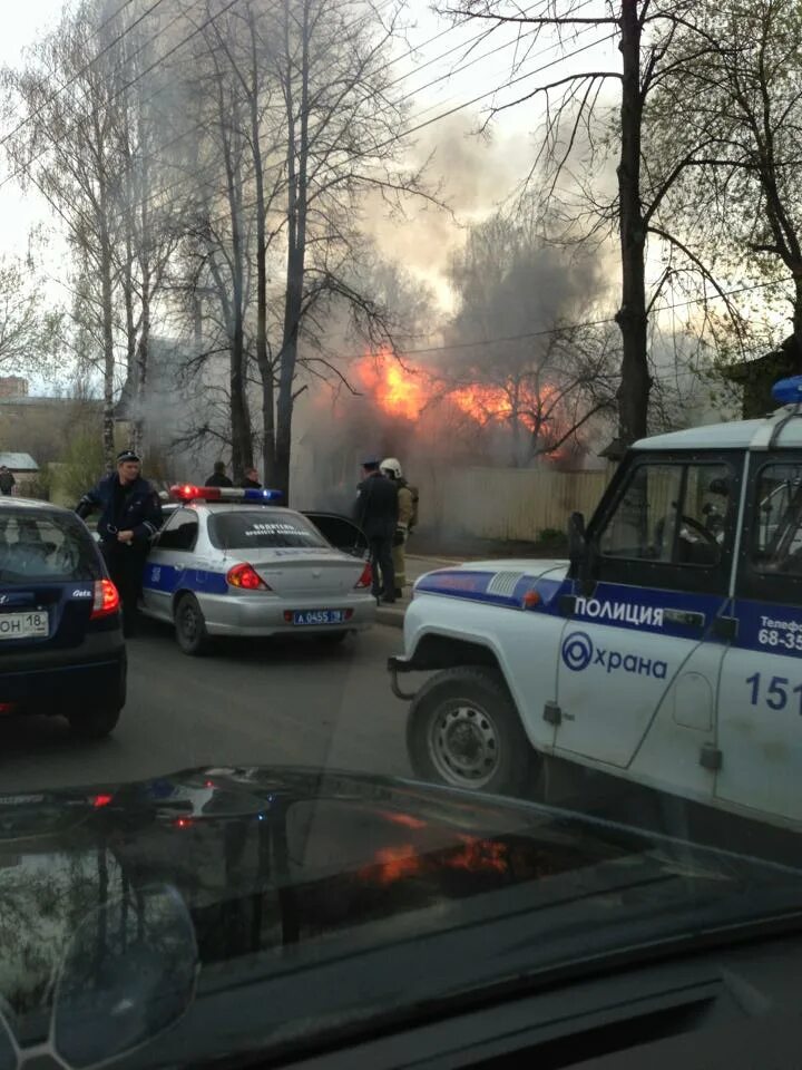 Тревога в ижевске сегодня. Пожар в Ижевске. Пожар в Ижевске сейчас. Сегодняшний пожар в Ижевске. Пожар на Пушкинской Ижевск.