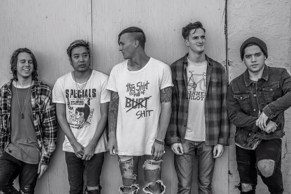 Noise people. Шум на фотографии. The people noisy. Mr morale the big steppers слушать. Noise people.