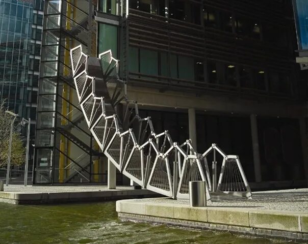 Rolling bridge. Мост роллинг rolling bridge англия. мост трансформер в лондоне. rolling bridge мост-трансформер. the rulling bridge belocp.