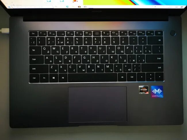 Amd ryzen 5 5500u with radeon graphics. Honor magicbook 15 клавиатура. honor magic 15 amd. ноутбук honor magicbook 15 amd. хонор magicbook 15 amd ryzen 5500.