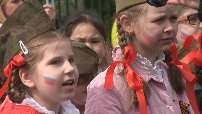 Школа 538 Гришина. 538 Школа Зюзино. Школа 538 Кировского района. Дети поют военные песни.