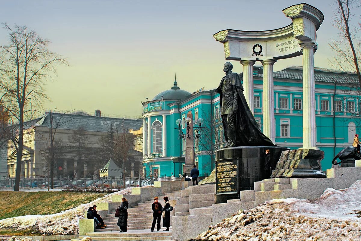 Памятник Александру II (Москва). Храм Христа Спасителя в Москве памятник Александру. Памятник Александру II В Москве – Рукавишников. Памятник александру второй