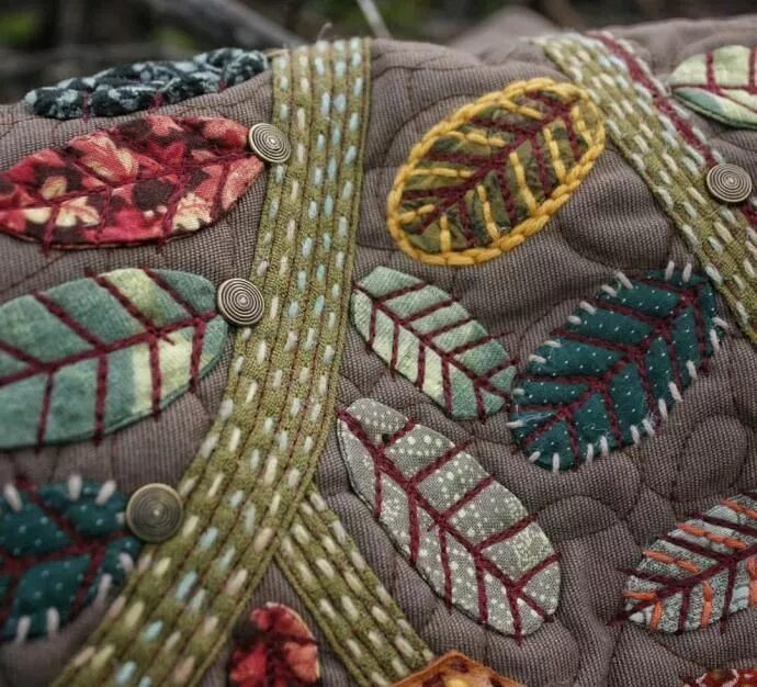 Стиль боро в лоскутном шитье. Текстильный коллаж валентины максимовой. Музей золотого шитья в торжке. Оплечье фелони. Лоскутное панно.